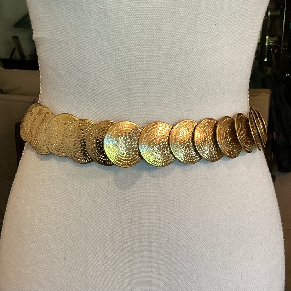 VTG Gold-Tone Textured Round Disk Stretch Belt